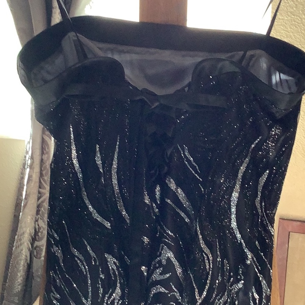 Elegant Strapless Black Dress - Picture 5 of 9